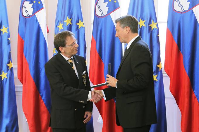 Predsednik Pahor vročil državno odlikovanje medaljo za zasluge Branku Brumnu